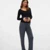 Broek met normale pasvorm en middelhoge taille