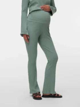Broek met uitlopende pijpen