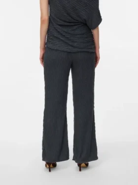 Broek met uitlopende pijpen