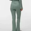 Broek met uitlopende pijpen