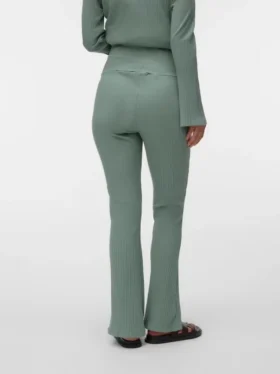 Broek met uitlopende pijpen