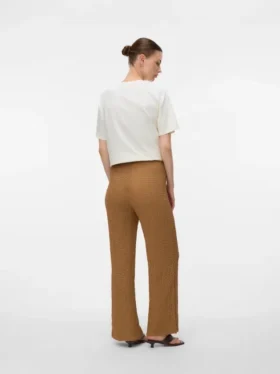 Broek met uitlopende pijpen en hoge taille