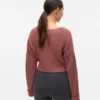 Regular fit, V-hals, omgeslagen manchetten, verlaagde schouders, pullover