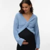 Regular fit, V-hals, omgeslagen manchetten, verlaagde schouders, pullover