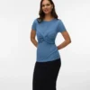 Regular fit, V-hals, omgeslagen manchetten, verlaagde schouders, pullover