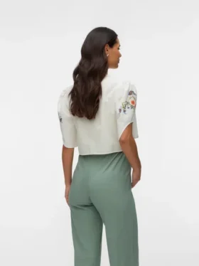 Top met V-hals en cropped pasvorm
